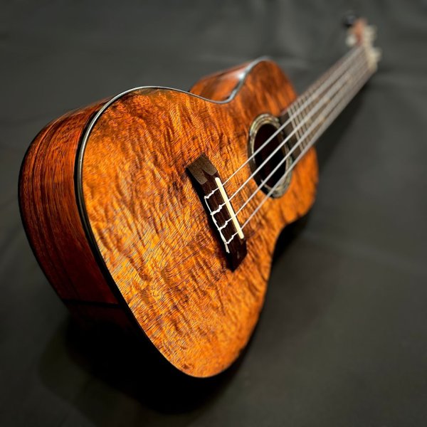 画像1:  【限定生産】 KUMU ukulele / Concert Tuxedo   (1)