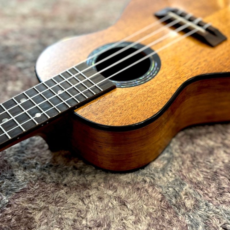 画像3:  【OUTLET】  KUMU ukulele / Tuxedo Concert (#22073866)   (3)