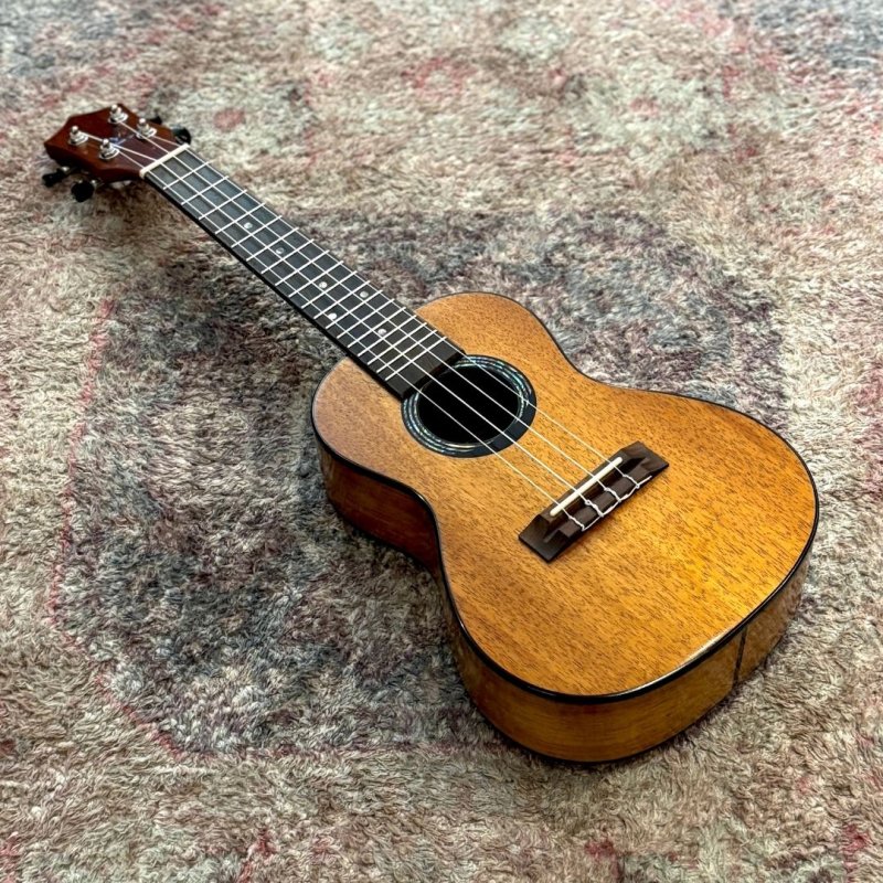 画像2:  【OUTLET】  KUMU ukulele / Tuxedo Concert (#22073866)   (2)