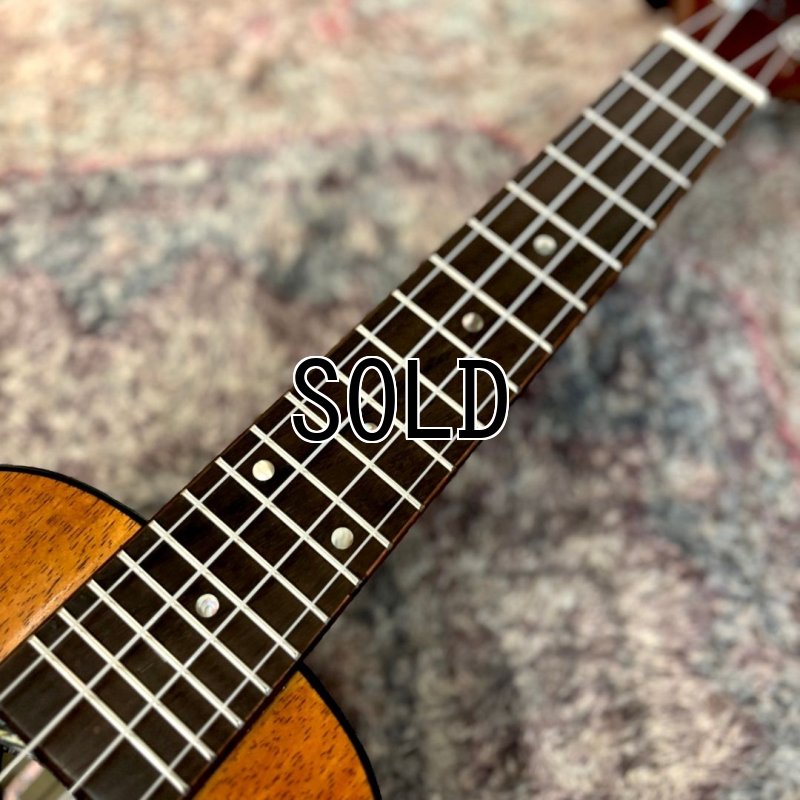 画像4:  【OUTLET】  KUMU ukulele / Tuxedo Concert (#22073866)   (4)