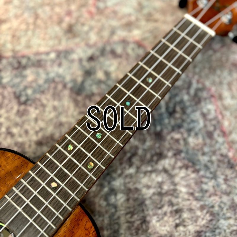 画像4:  【OUTLET】  KUMU ukulele / Hi-Gloss Concert (#21050702)   (4)