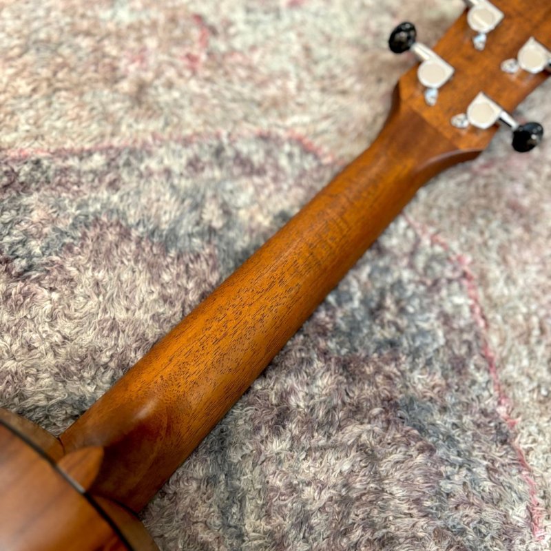 画像7:  【OUTLET】  KUMU ukulele / Tuxedo Concert (#23060558)   (7)