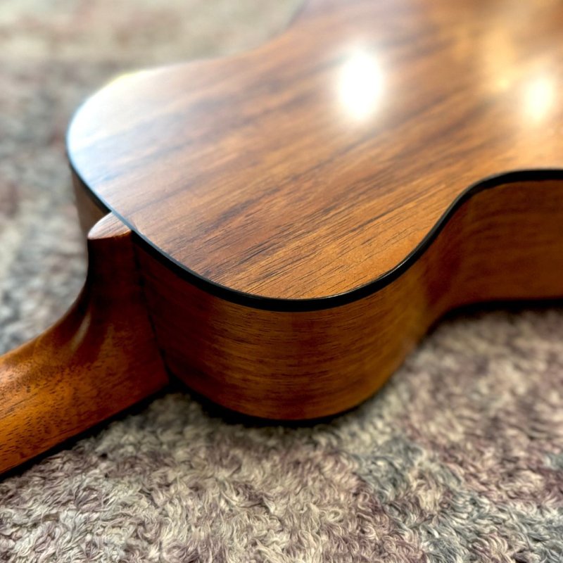 画像8:  【OUTLET】  KUMU ukulele / Tuxedo Concert (#23060558)   (8)