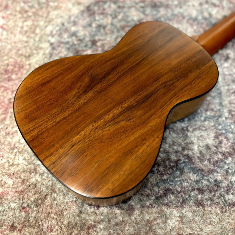 画像9:  【OUTLET】  KUMU ukulele / Tuxedo Concert (#23060558)   (9)