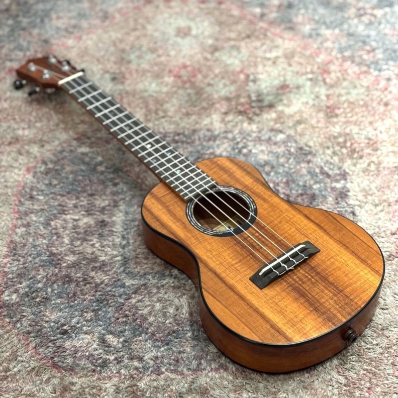 画像3:  【OUTLET】  KUMU ukulele / Feather Tenor w / Five-O by LRBaggs (#18081468)   (3)