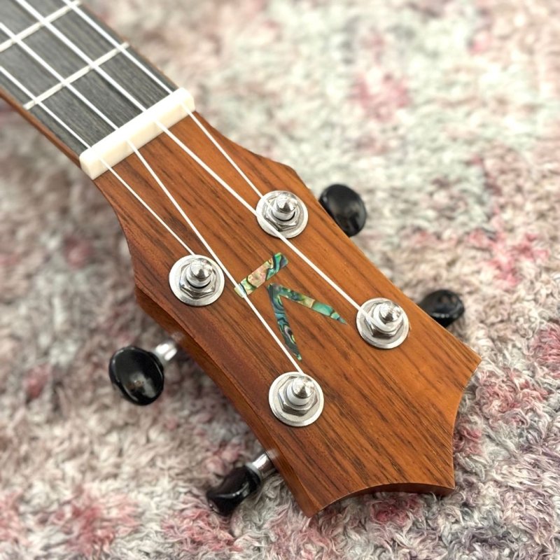 画像6:  【OUTLET】  KUMU ukulele / Feather Tenor w / Five-O by LRBaggs (#18081468)   (6)