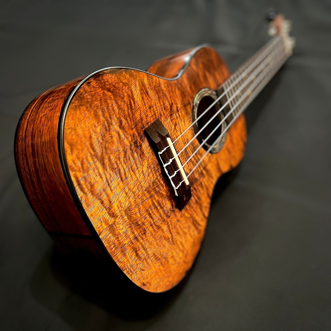 【限定生産】KUMU ukulele / Concert Tuxedo 